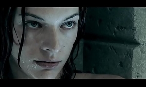 Milla Jovovich nigh Resident Evil nigh Apocalypse 2004