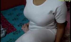indian woman showing big boobs to the brush lover